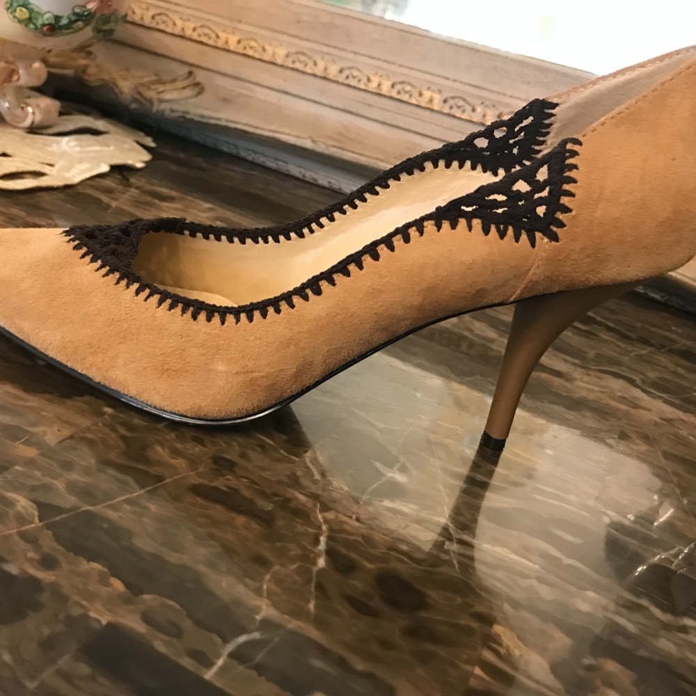 SHOES - Picture 4 of 7